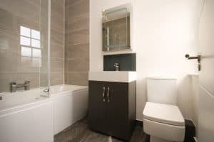 come piastrellare un bagno moderno 